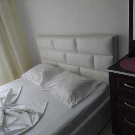 Aparthotel Vila Tufi Velipojë Buitenkant foto