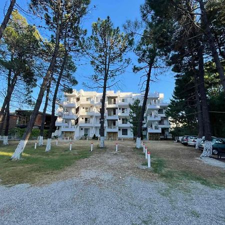 Aparthotel Vila Tufi Velipojë Buitenkant foto