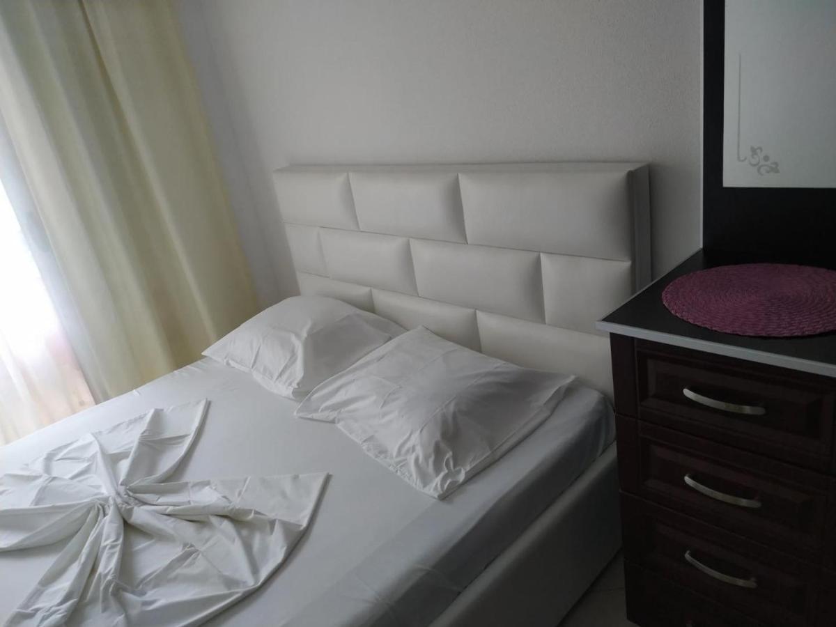 Aparthotel Vila Tufi Velipojë Buitenkant foto