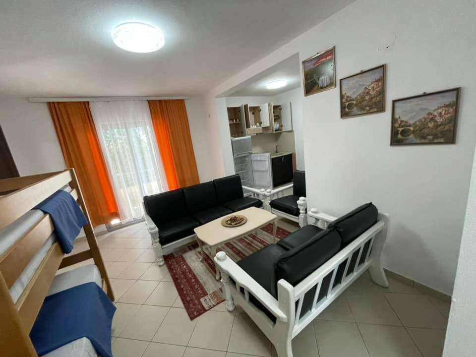 Aparthotel Vila Tufi Velipojë Buitenkant foto