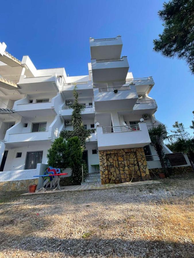 Aparthotel Vila Tufi Velipojë Buitenkant foto