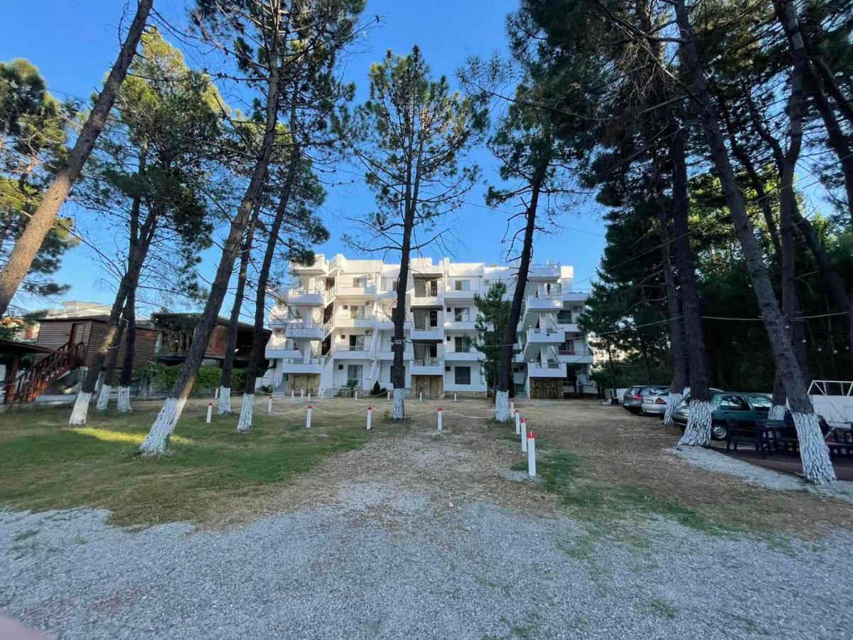 Aparthotel Vila Tufi Velipojë Buitenkant foto