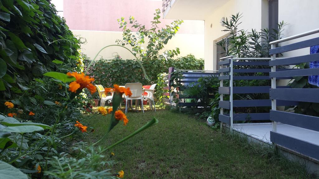 Aparthotel Vila Tufi Velipojë Buitenkant foto