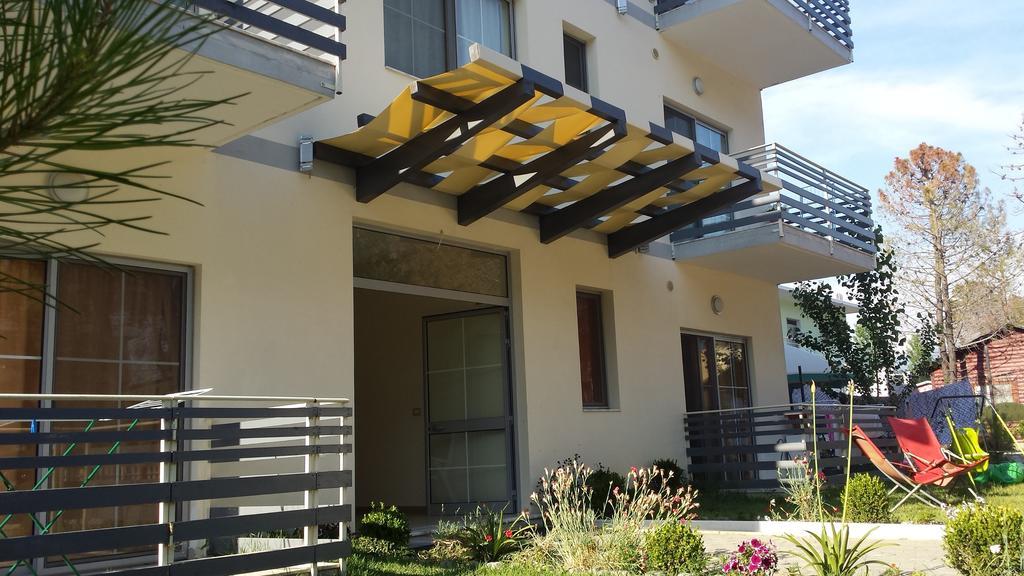 Aparthotel Vila Tufi Velipojë Buitenkant foto